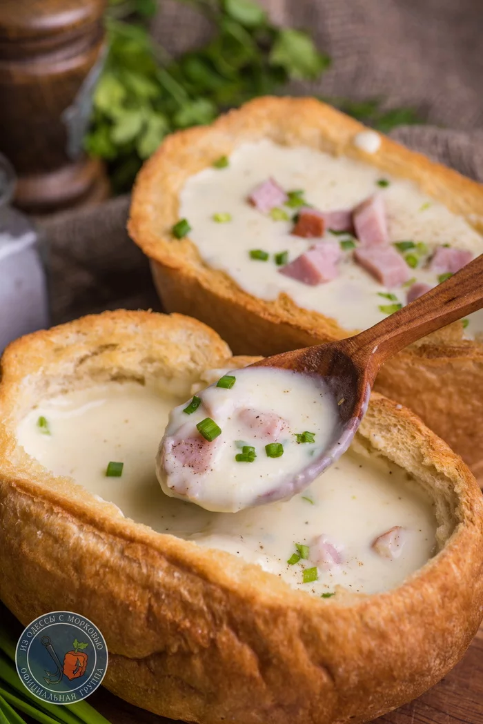 Картофельный суп в хлебе немного, можно, добавить, просто, кубиком, собственно, такой, кипения, будет, минут, попробовать, Готовить, сразу, тимьян, бульона, Влить, пойдет, куриного, супом, сливок