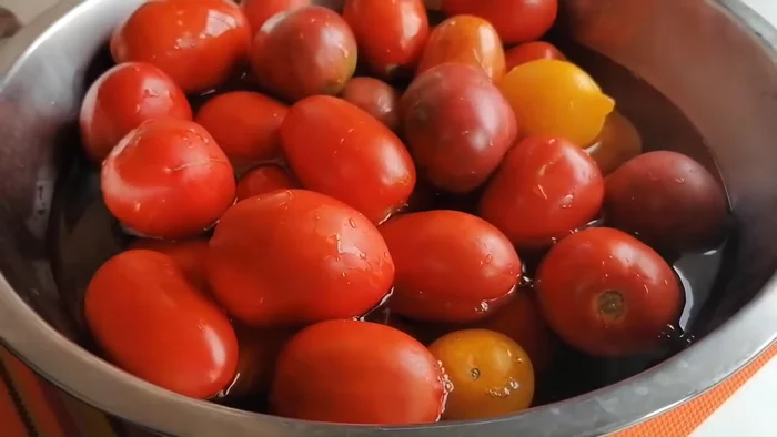 Заготовка томатов на зиму без стерилизации, без соли, без сахара и без уксуса / Зимой как свежие заготовки,консервируем