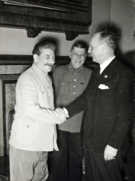 Картинки по запросу soviet and nazi handshake