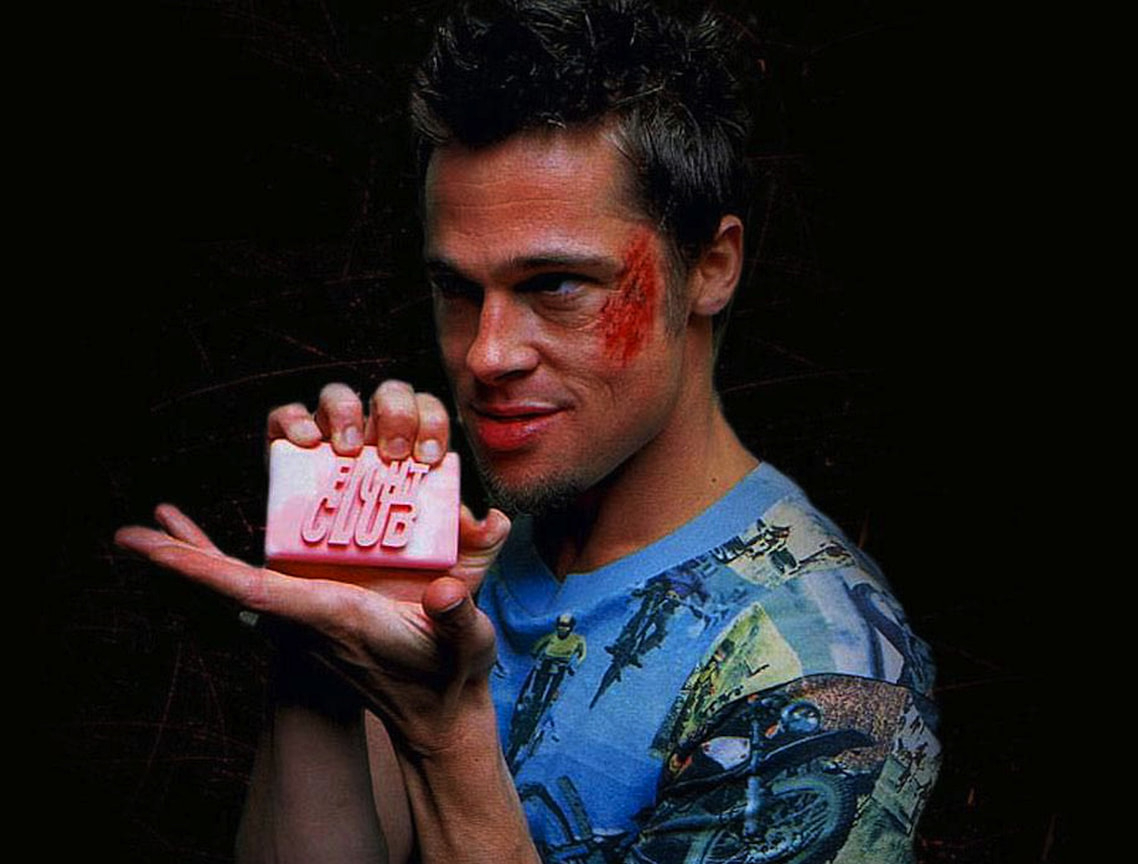 Боевой пистолет, обойма с патронами, да малолетки без прав за рулем ...