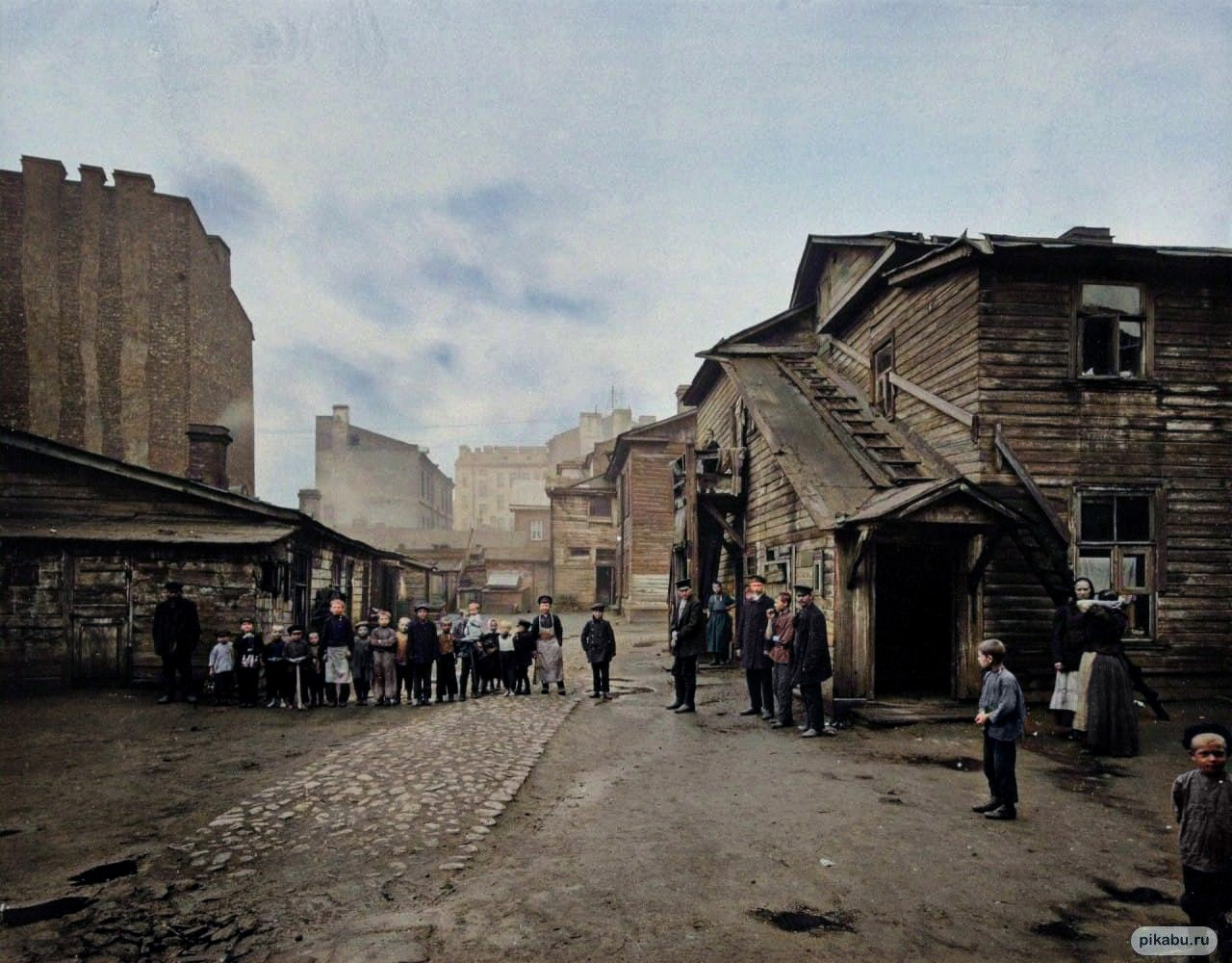 Двор на Выборгской стороне. Санкт-Петербург. 1900 год | Пикабу