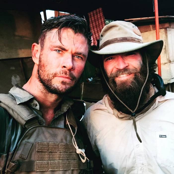 Chris Hemsworth in Dhaka - Bangladesh, India, Indonesia, Chris Hemsworth, David Harbour, Боевики, Netflix, 2019, Longpost