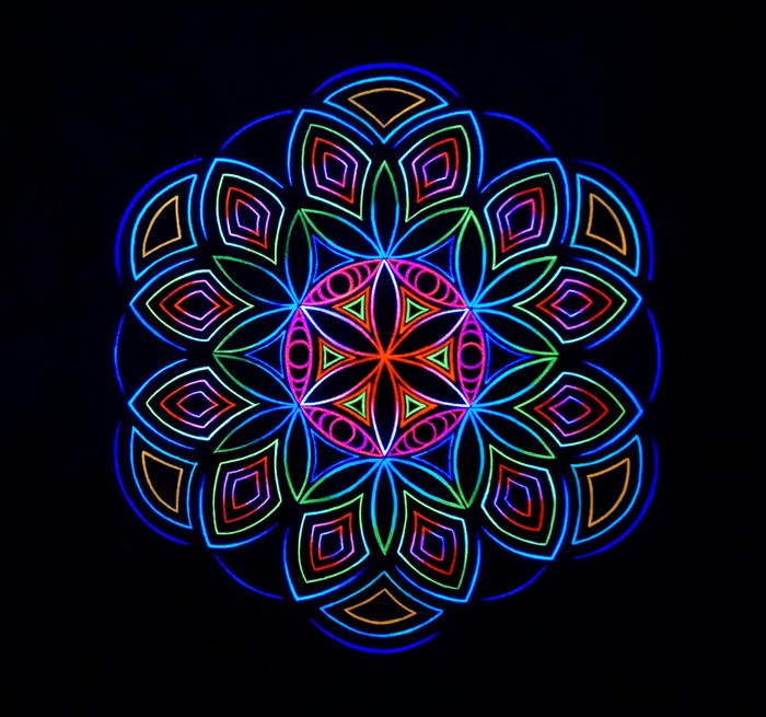 Flower of life in fluorescent colors - My, Acrylic, Fleur, Ultraviolet, Drawing