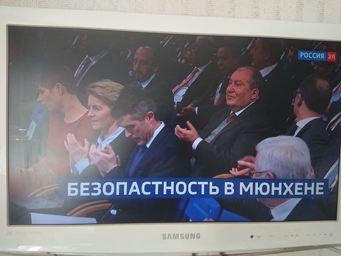 В огороде бузина,