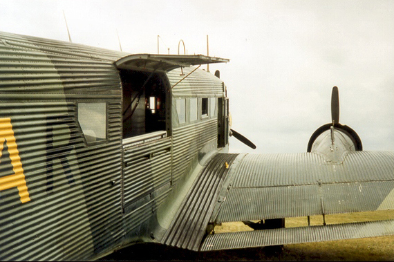 Юнкерс Ju-52/3m.Тетушка Ю или гофрированное чудо. - Германия, Длиннопост, Авиация, Самолет, Вторая мировая война, Ju-52, Юнкерс