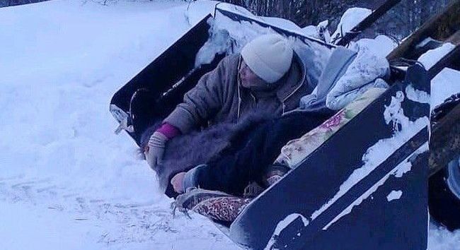 In Tatarstan, they expressed gratitude to the paramedic who sent the villager to the ambulance in a tractor bucket. - Ambulance, Snowfall, Resourcefulness