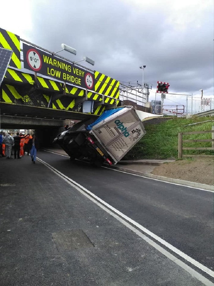 Gazelle will not pass in British - Van, Gazelle, Bridge