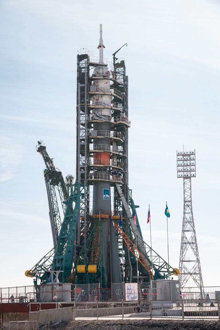 Ракета "Союз-ФГ" вывезена на стартовый стол и готова к пуску Ракета, Союз, Байконур, Космос, Видео, Длиннопост