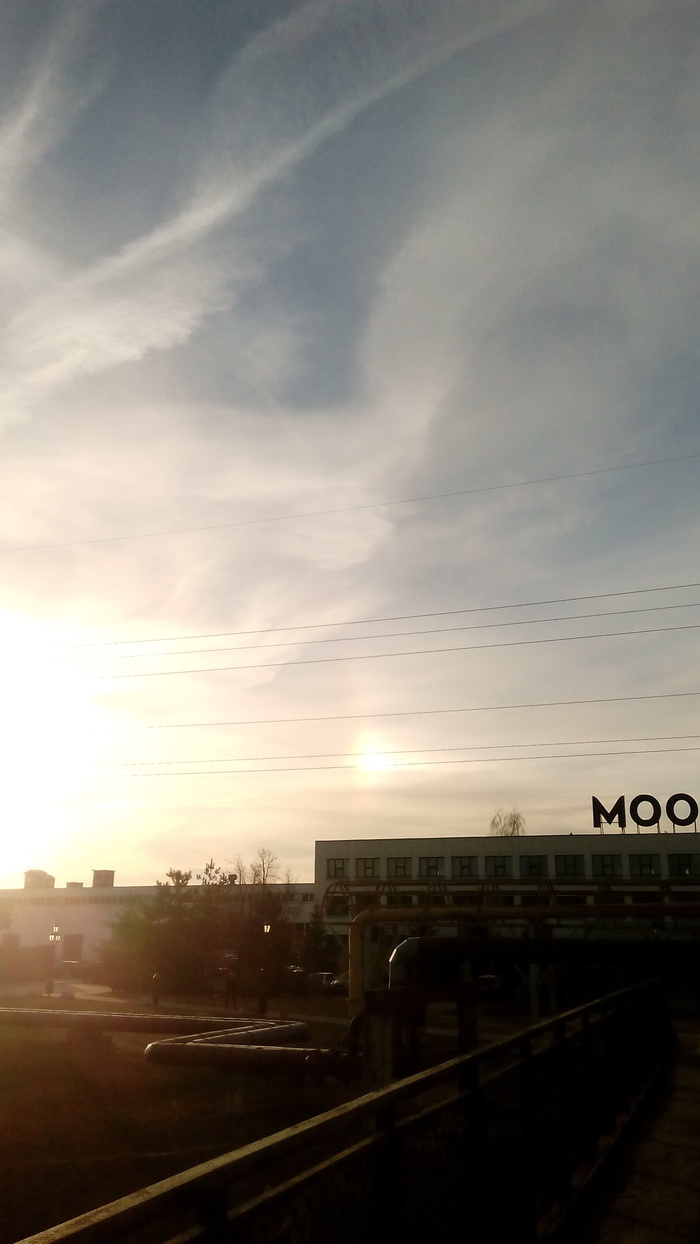 A rare atmospheric phenomenon: a solar halo. - My, Halo, Noginsk, The photo, Longpost