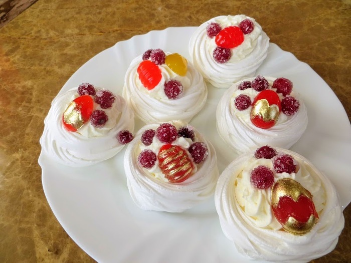 Meringue with whipped cream - My, Food, Dessert, , Meringue, Whipped cream, Preparation, Recipe, Other cuisine, Video, Longpost