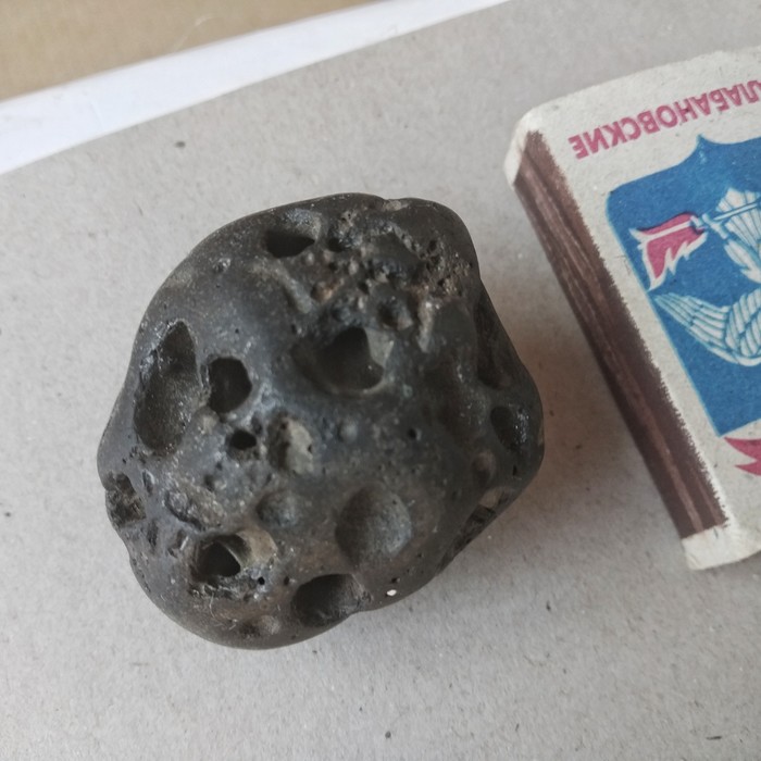 Пикабушники Помогите определить, что за камень?