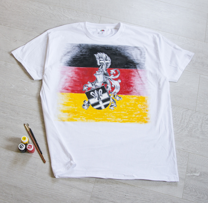 Hand painted t-shirt. family coat of arms - My, T-shirt, Coat of arms, Painting, Cloth, Summer, Fashion, Style, Longpost