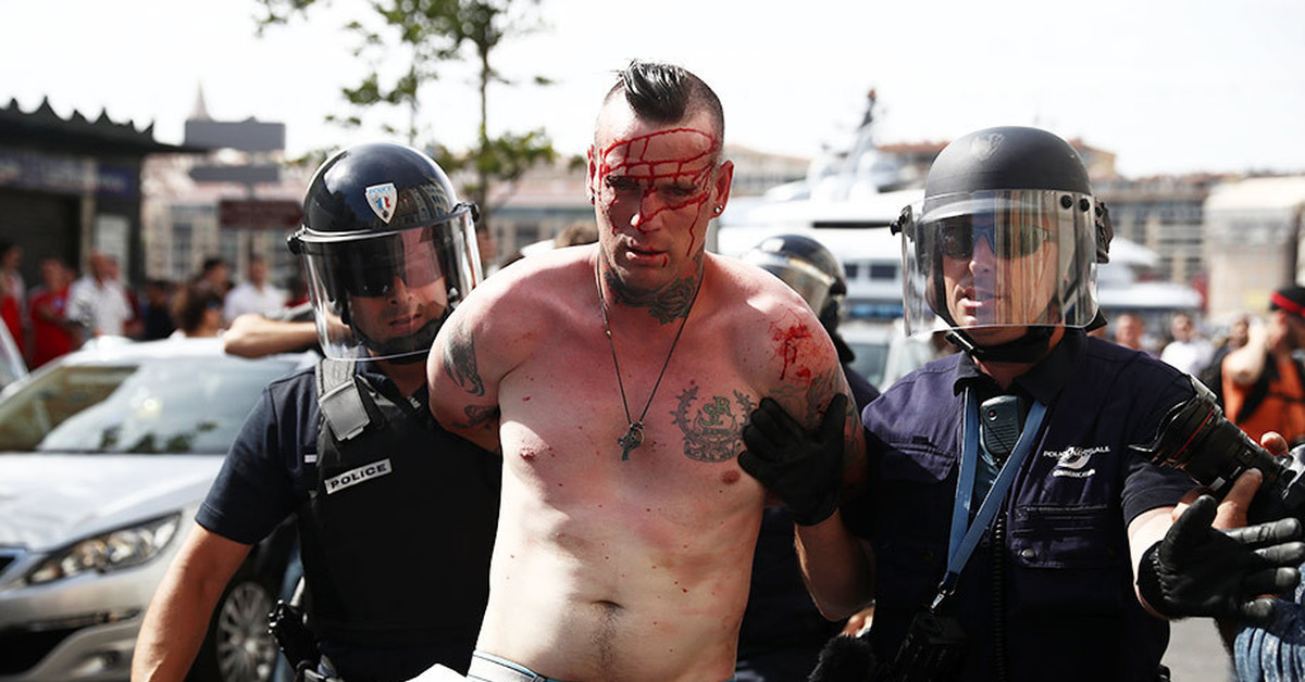 Russian hooligans france. Русские футбольные хулиганы.