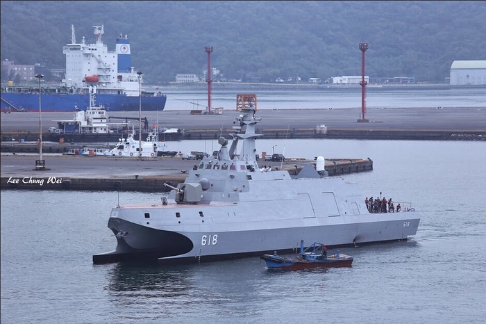 � ������� ������ ������� ������� Tuo Chiang