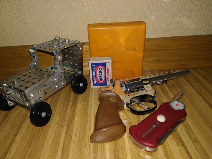 Nostalgia post - My, Pistons, Knife, Matches, Metal constructor, Constructor, First aid kit, Photo on sneaker