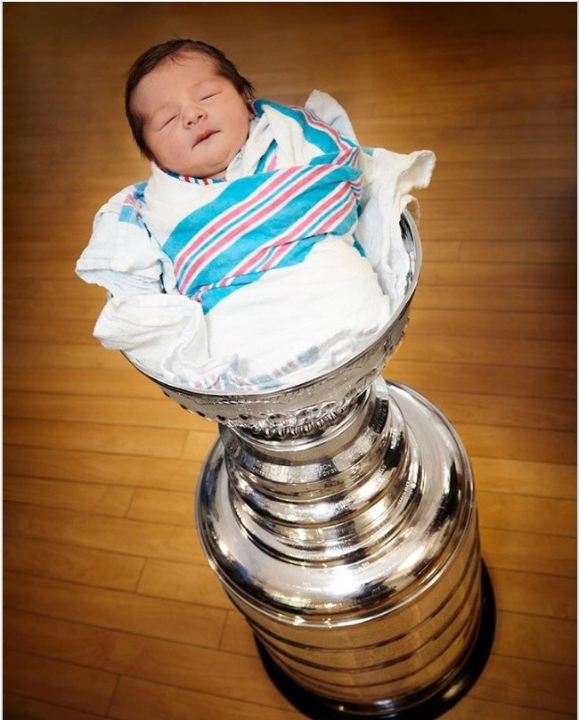 Son and Cup. - Hockey, Nhl, Stanley Cup, St. Louis, Vladimir Tarasenko, Children