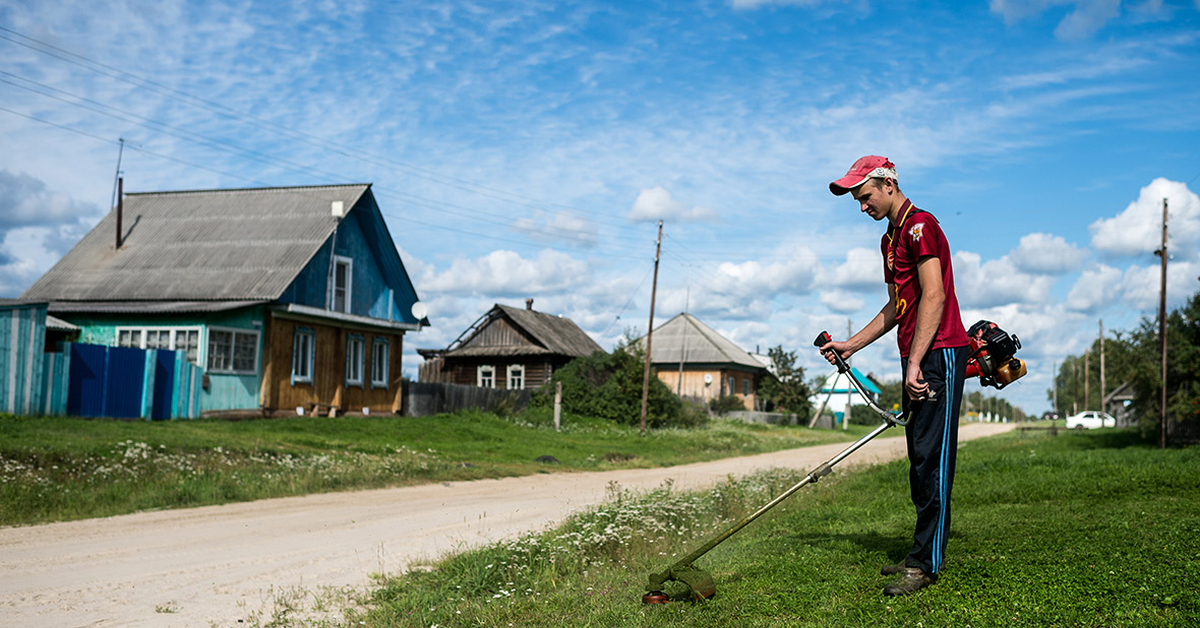 Забрали участок. Трава на участке нескошенная. Фото неокошенные участки в деревне. Деревня Тузаклы. Частное собственной земли.