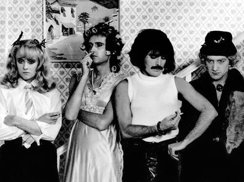 I Want to Break Free. Smoke break. - Longpost, Photos from filming, Brian May, Roger Taylor, John Deacon, Freddie Mercury, Queen