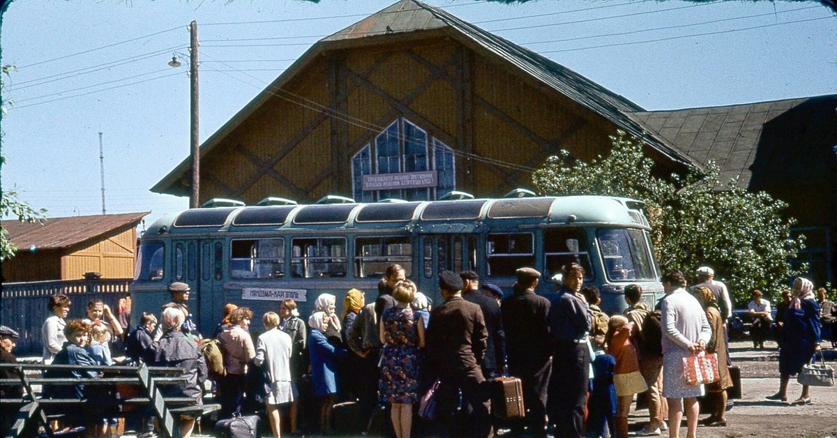 Советская область погода. Няндома Каргополь автобус. Старая Няндома. Автобус Няндома. Архангельская область СССР.