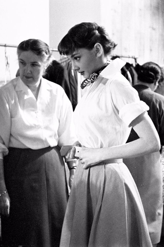 Audrey Hepburn on the set of Roman Holiday. - Audrey Hepburn, Roman holiday, Movies, Longpost