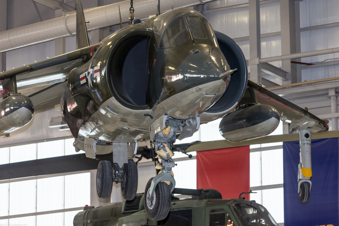 Museum in Pensacola: McDonnell Douglas AV-8C Harrier attack aircraft and its cockpit. - Airplane, Harrier, Museum, Longpost