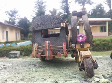 The kid began to create model cars from old flip-flops, because there was no money for new toys. - Philippines, Boys, Difficult childhood, Toys, Took it and did it, Video, Longpost