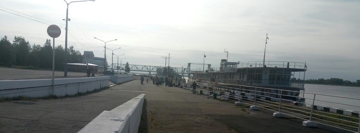 От пристани отчалил белый Параход ... | Пикабу