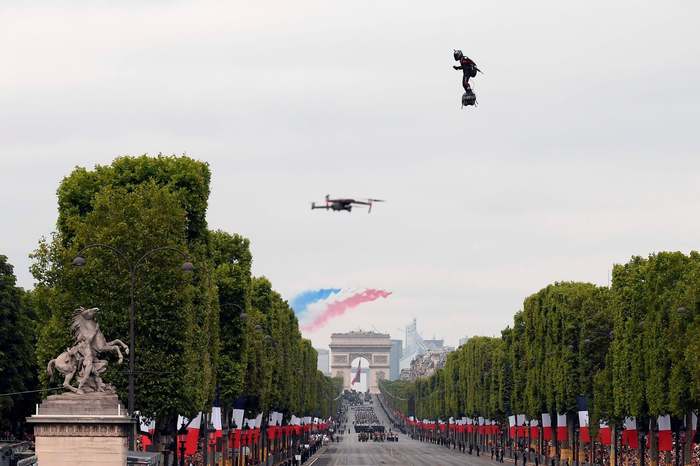 The future has come - France, Paris, Hoverboard, Flight, The photo, Parade