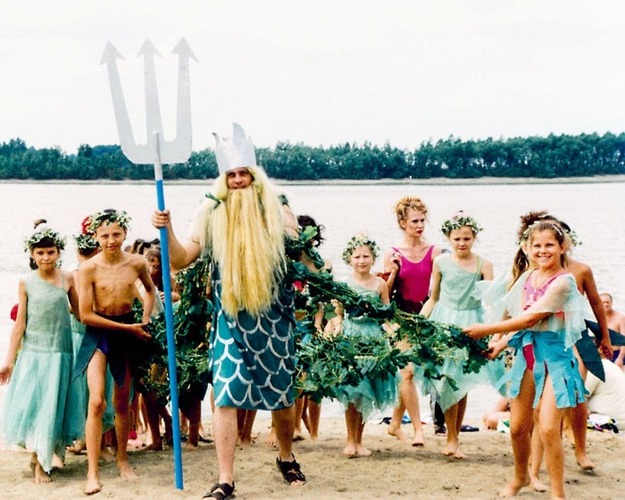 July 28 is Neptune's Day! Arm yourself with water weapons! Come out to the square! They think we forgot how to make a spray bottle. - Holidays, Neptune Day