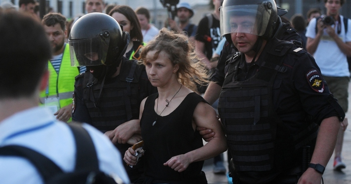 Главные новости рубежом на этот час. Последний митинг в Москве. Свежие события митингующих в Москве. События в Москве вчера последние. Митинги в Москве за последний час.