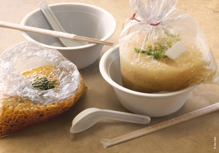 Черви и бактерии против пластика: сможет ли наука спасти Землю от мусора.