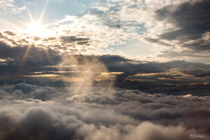 An endless sea of ??clouds in the rays of a bronze sunset - My, Nature, Landscape, The photo, Clouds, The mountains, Tourism, Sunset, Caucasus