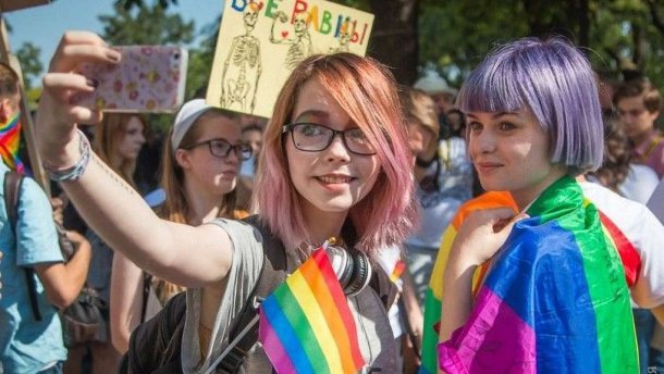 Радикалы избили участников гей-парада в Харькове Украина, Геи, ЛГБТ, Харьков, Парад, Новости, Гей-парад, Гомофобия