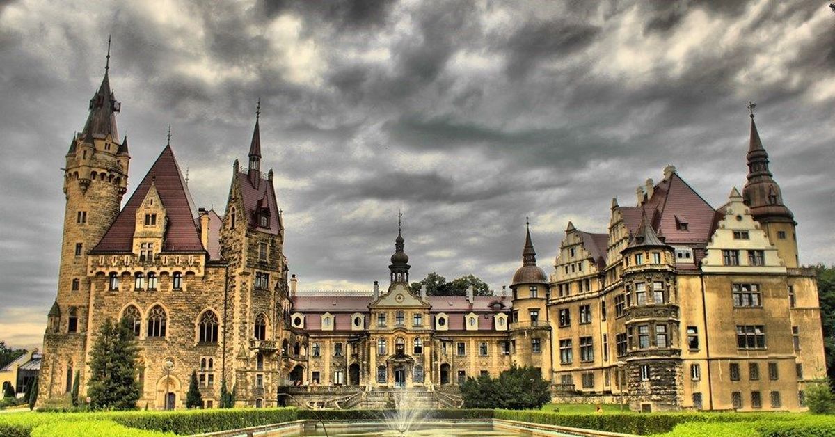 Полу замок. Мо́шненский замок Польша. Замок мошна в Польше. Замок Castle Moszna. Ополе замок Мошненский замок.