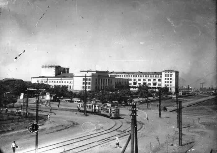 Memories of the past, square wheel tram. - Tram, Past, Theatre, Magnitogorsk, People, Old photo, 20th century, Magnitogorsk history club