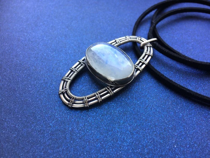 Minimalism with moonstone. - My, Wire wrap, Pendant, Moonstone, Needlework with process, Video, Minimalism, Longpost, Decoration