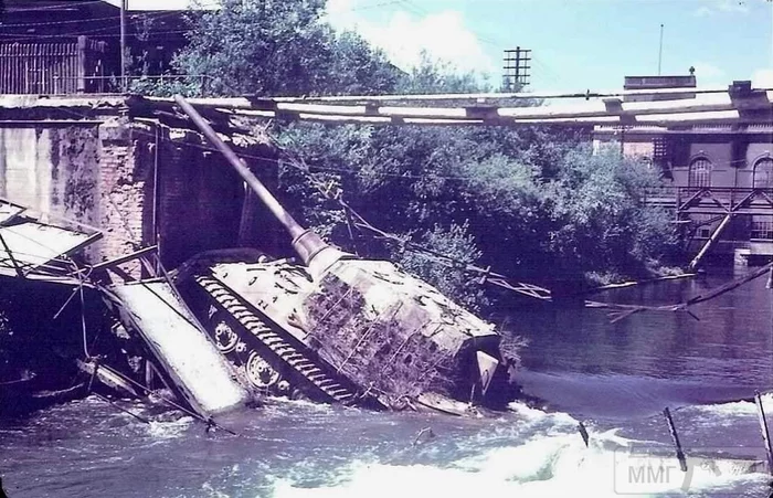 Hurry, and in half! - Tanks, Germany, The Second World War, Story