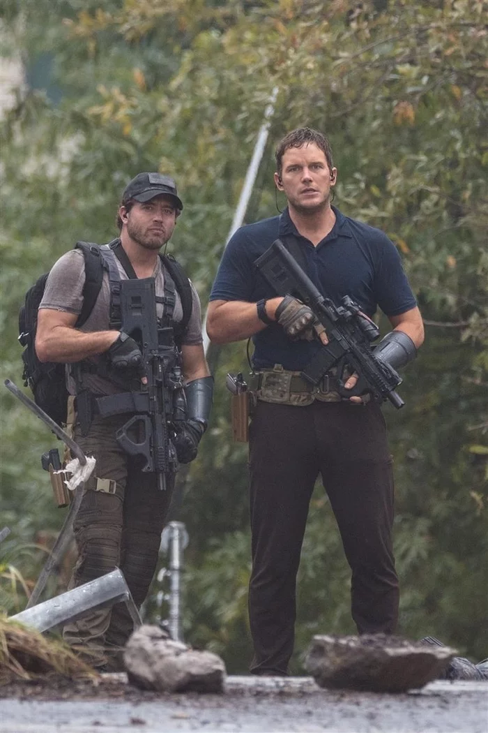 Chris Pratt on the set of the fantastic action movie Ghost Draft / Ghost Draft - Chris Pratt, Aliens, Fantastic thriller, J k Simmons, Photos from filming, Longpost