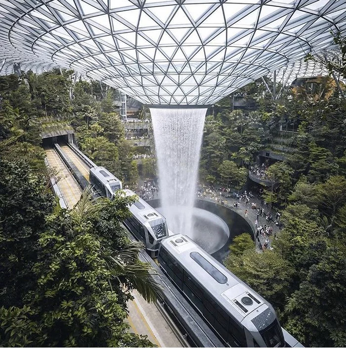 Waterfall at Singapore airport - Waterfall, The airport, Singapore