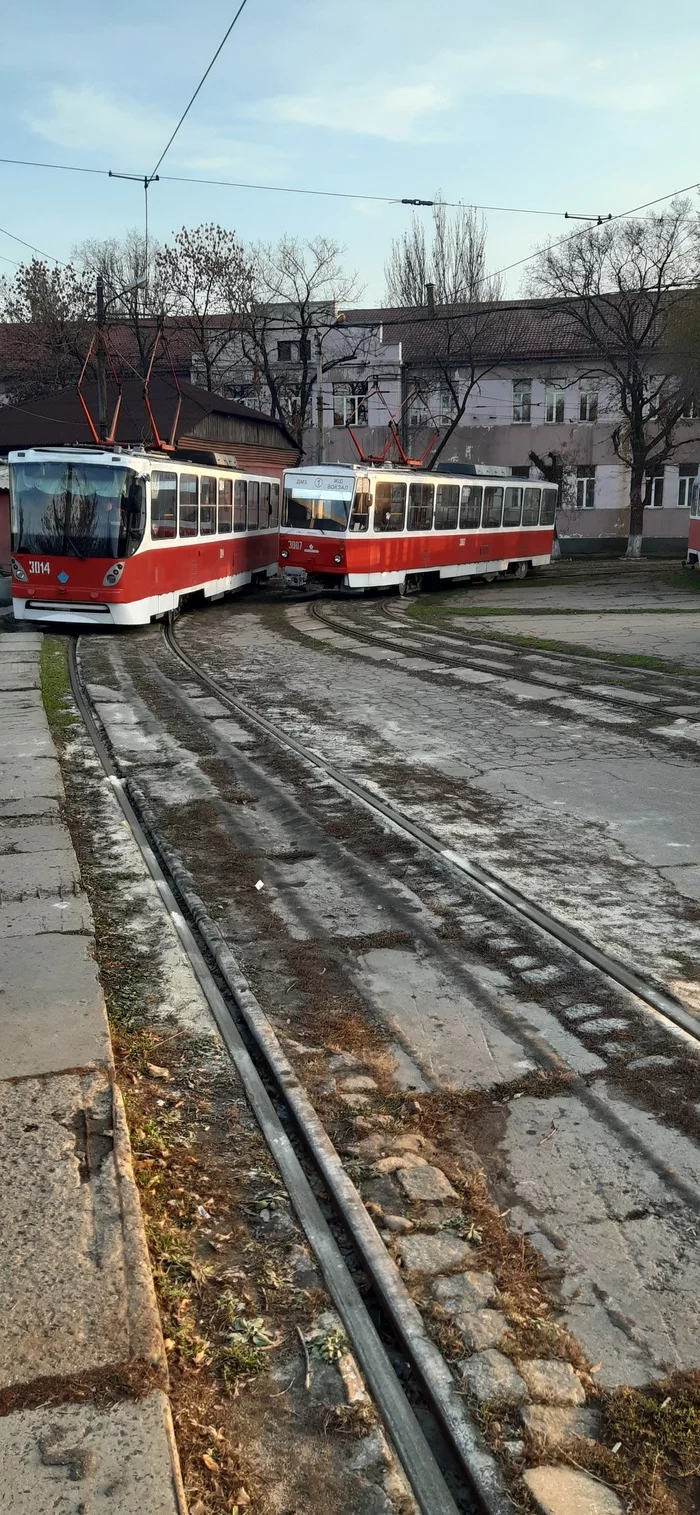 Walking around Donbass. Peeking from the tram - My, Donbass, Photo on sneaker, City walk, Longpost