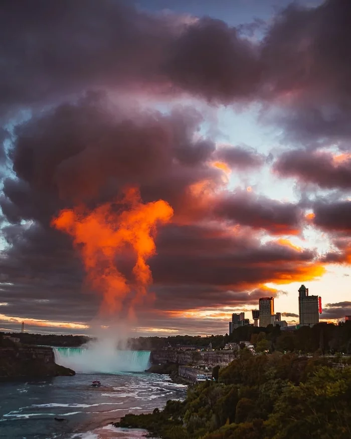 Clouds over the waterfall - Niagara Falls, USA, Canada, North America