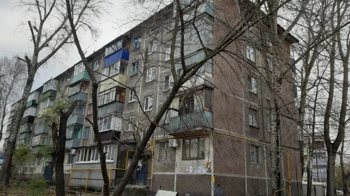 In the five-story “Khrushchev” building built in 1962, excess deflection of the floors was revealed. - Lipetsk, Emergency housing, Khrushchev, Video, news, Longpost