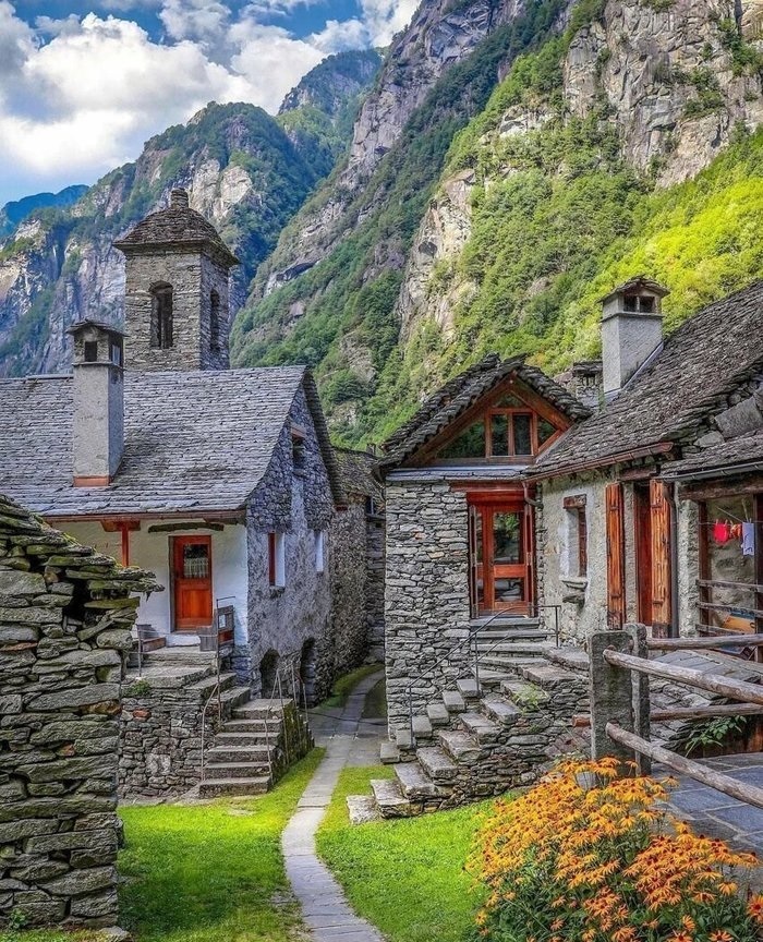 Тичино швейцария продажа замков в чехии