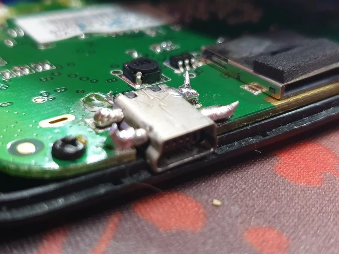 Repair after renovation. Where do you come from? - My, Repair of equipment, Nest, Soldering, Collective farm, Recovery, Longpost