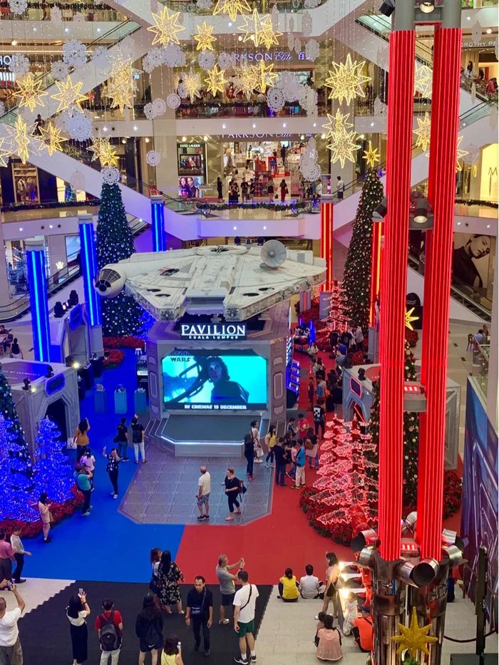 Millennium Falcon instead of Christmas tree - My, Star Wars, Malaysia, Kuala Lumpur, Shopping center, New Year, Christmas, Longpost
