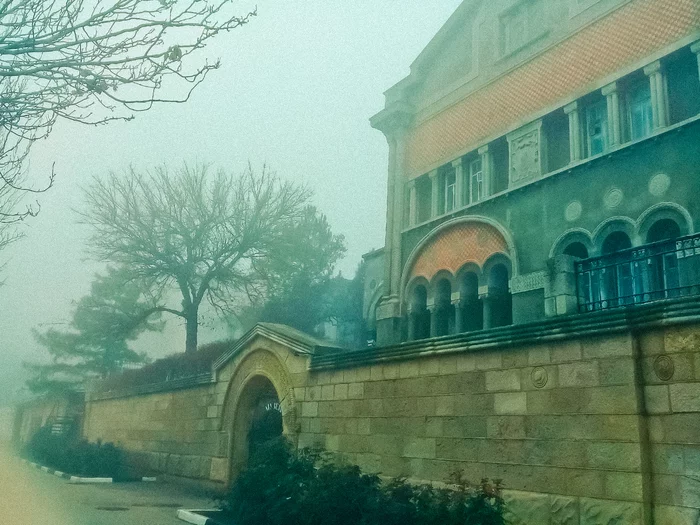 Fog in Feodosia - My, Fog, Crimea, Mobile photography, Longpost