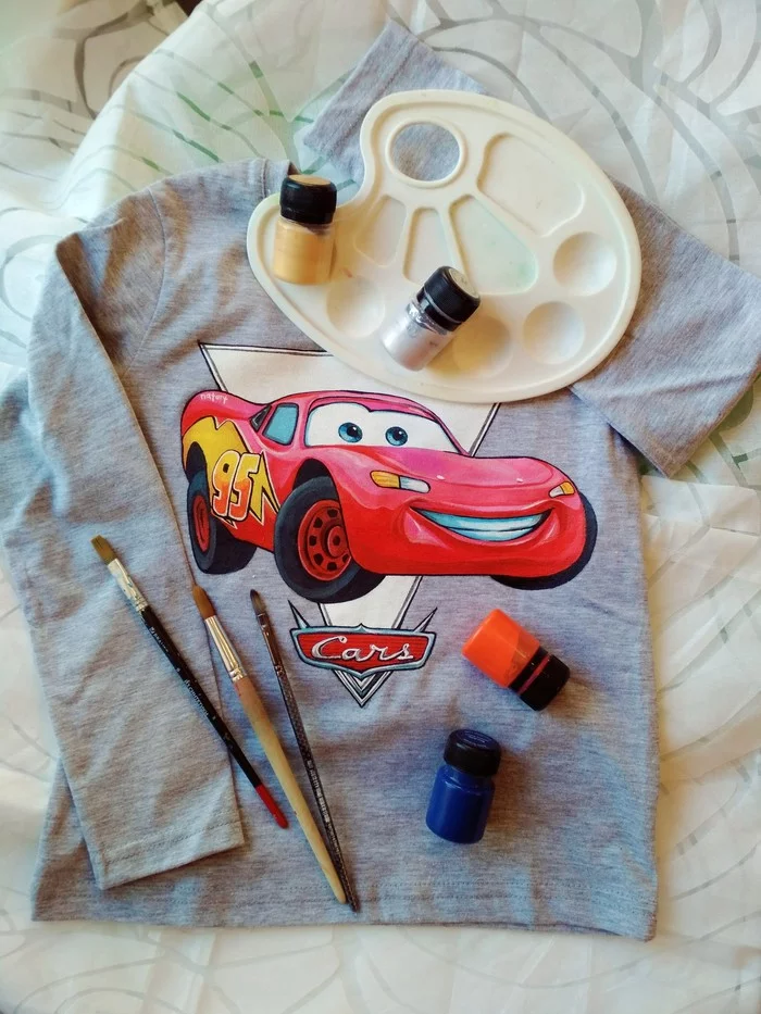 T-shirt with painting. Lightning McQueen - My, Painting on fabric, Creation, Custom, With your own hands, Lightning McQueen, T-shirt