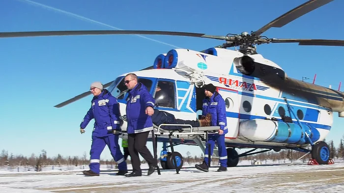 Emergency Medicine. It’s just such a job...” - My, civil Aviation, The medicine, Doctors, Tundra, Yamal, Arctic, Video