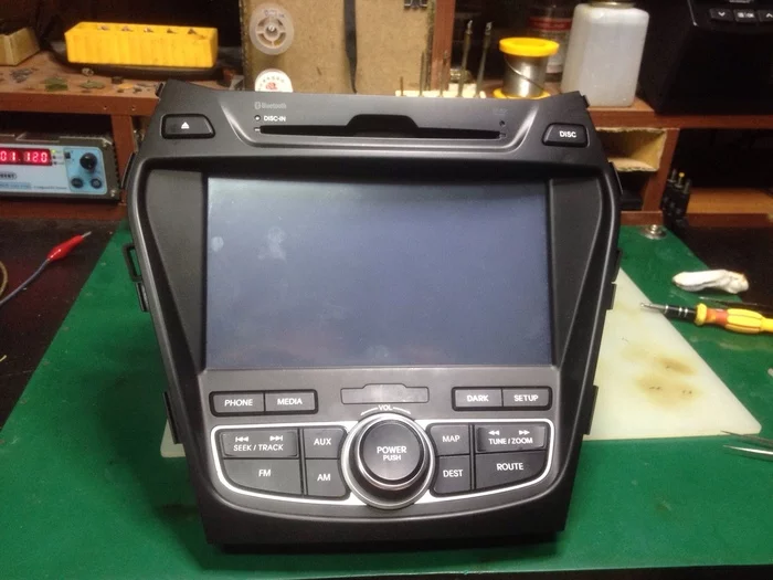 Repair of a standard Hyundai Santa Fe car radio with a typical malfunction - My, Repair of equipment, Radio cassette, Hyundai santa fe, Car radio, CPU, No image, Rear view camera, Video, Longpost