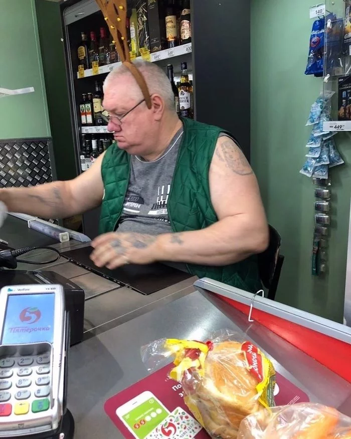 Five! Give this guy a bonus! - Pyaterochka, New Year, Positive, Cashier, Tattoos, Tattoo